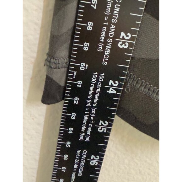 Yogalicious Lux Women's Gray Camouflage Print Leggings M 7/8 ankle Gym Yoga EUC - Picture 9 of 12